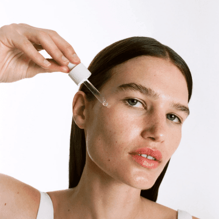 ¿Cuándo se aplica el sérum facial? La guía completa para sacarle el máximo partido - LACONICUM